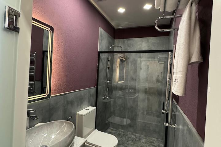 Room 20 of 32