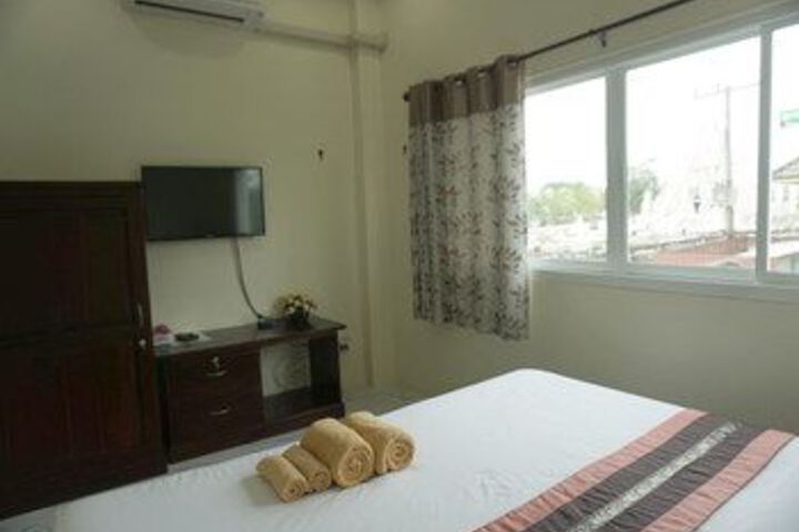 Room 15 of 49