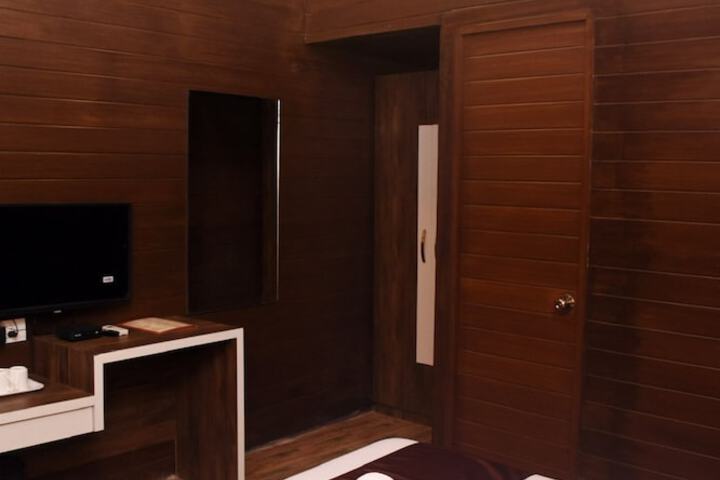 Room 2 of 14