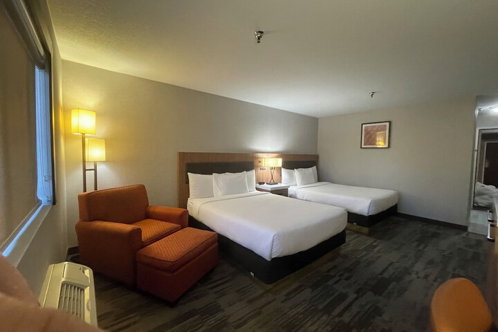 Room 7 of 18