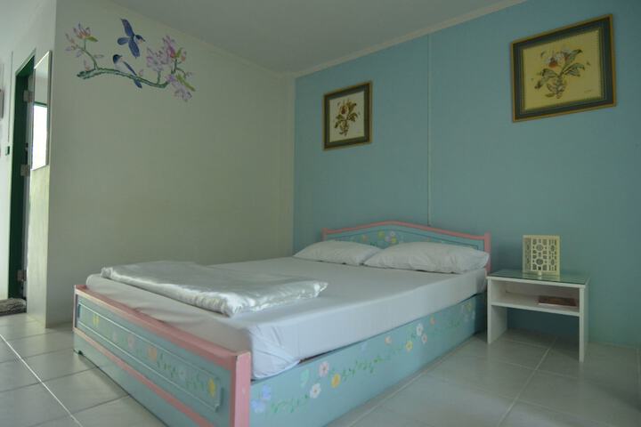 Room 8 of 36