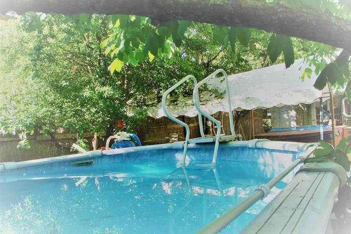 Pool 16 of 27