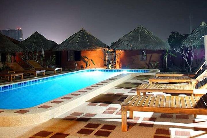 Pool 24 of 40
