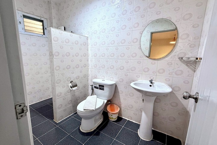 Room 41 of 62