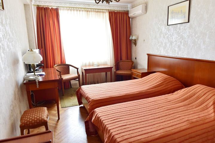 Room 23 of 68