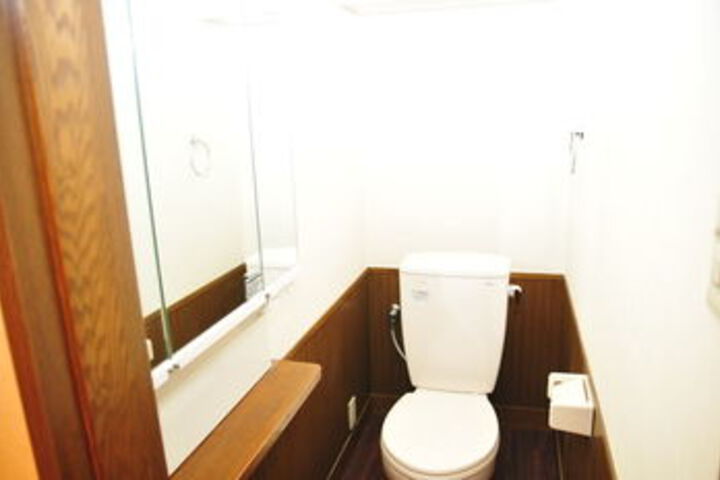 Room 7 of 11