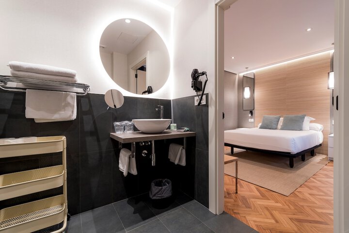 Room 43 of 51