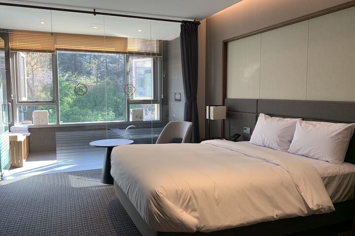 Room 3 of 38