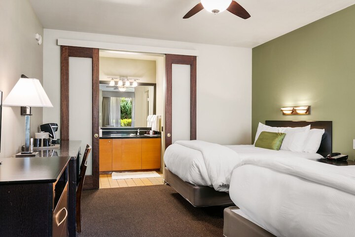 Room 46 of 165