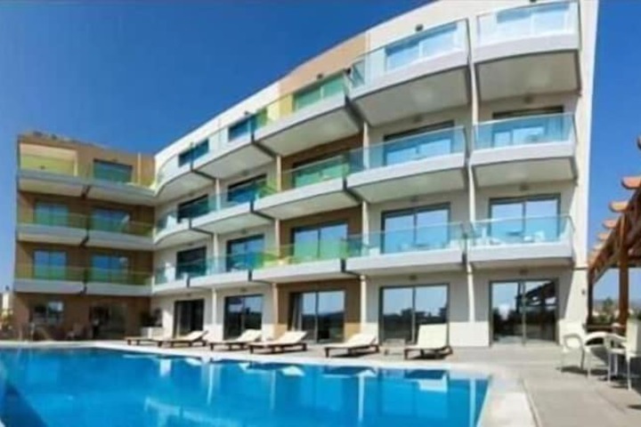 Pool 18 of 28
