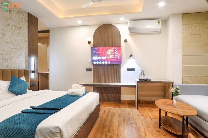 Room 6 of 14