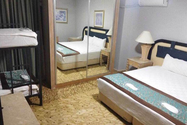 Room 70 of 116