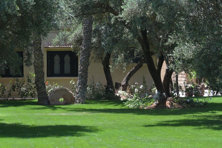 Hotel Exterior 45 of 60