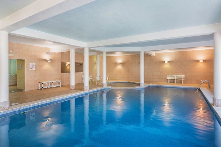 Pools & Facilities