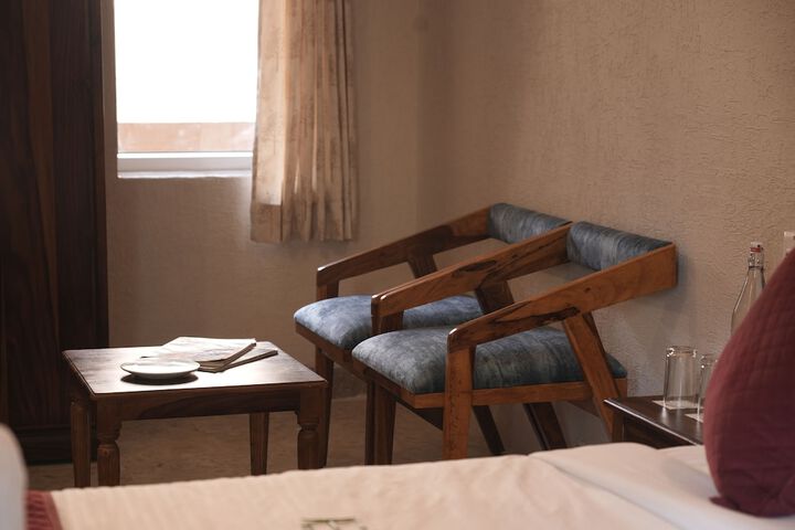 Room 13 of 20