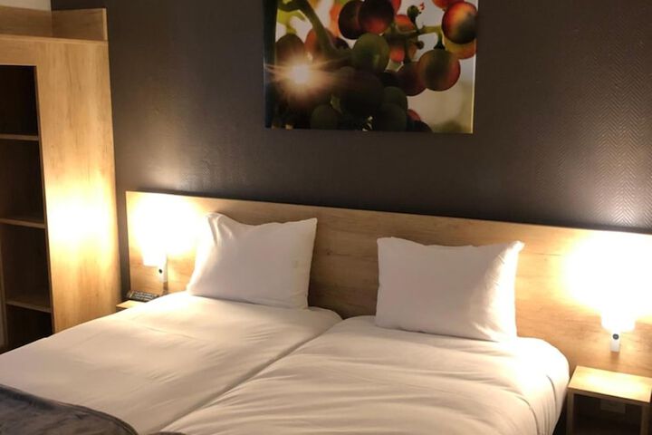 Room 5 of 51