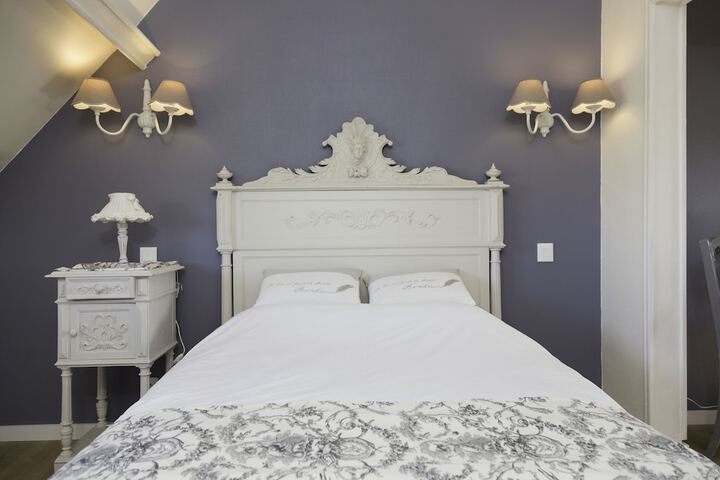 Room 2 of 55