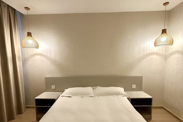 Room 16 of 68