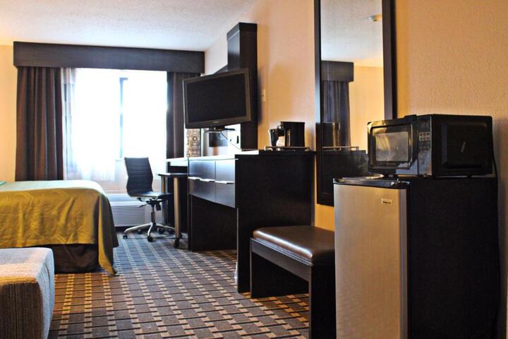 1 King Bed (1 of 9)