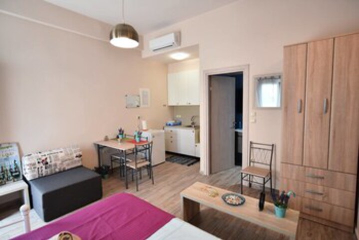 Room 12 of 22