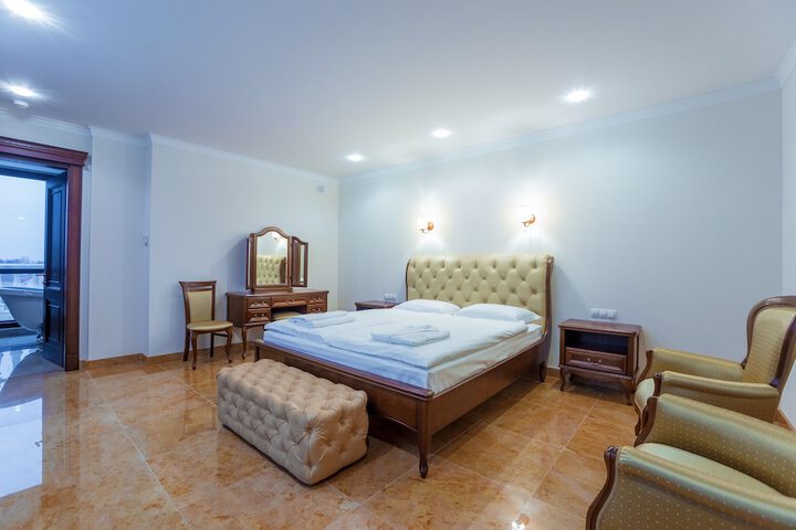 Room 14 of 49