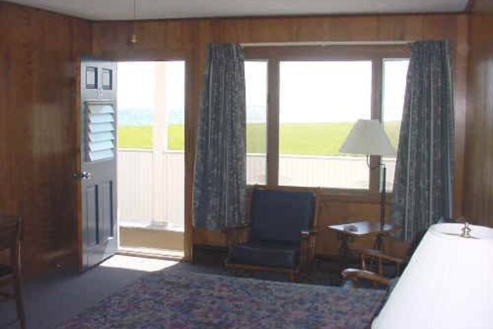 LIGHTHOUSE SUITES AT PINE POINT