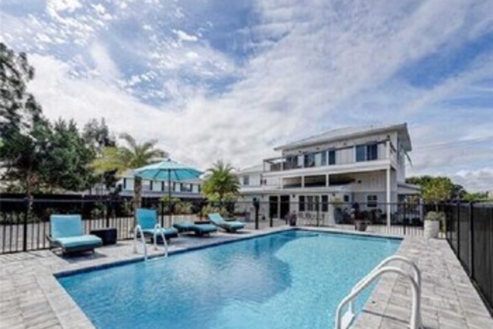 Sea Spray Beach House 5 Bedrooms, Private Pool, Sleeps 17 in St. Augustine, FL