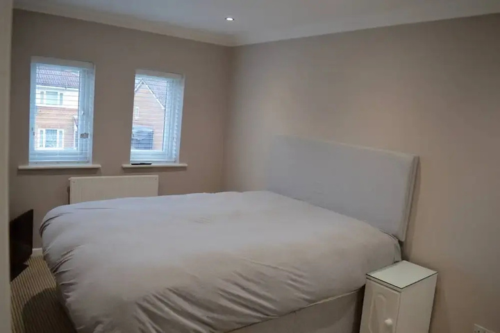 Room 6 of 14