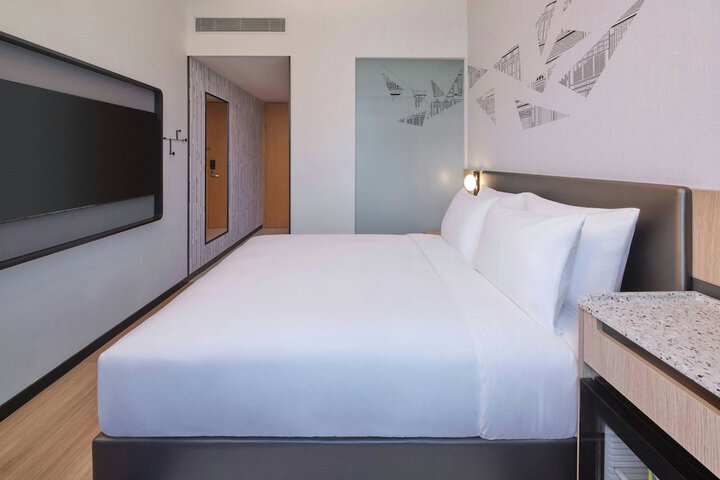 Room 19 of 64