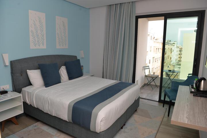 Room 4 of 25