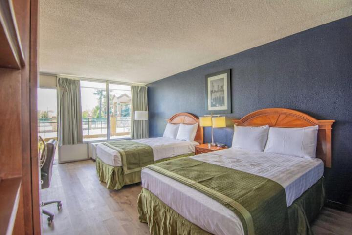Room 9 of 21