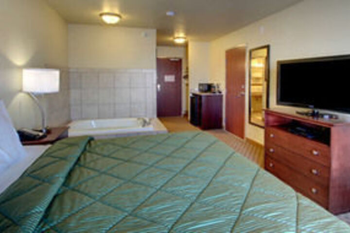 Room 8 of 12