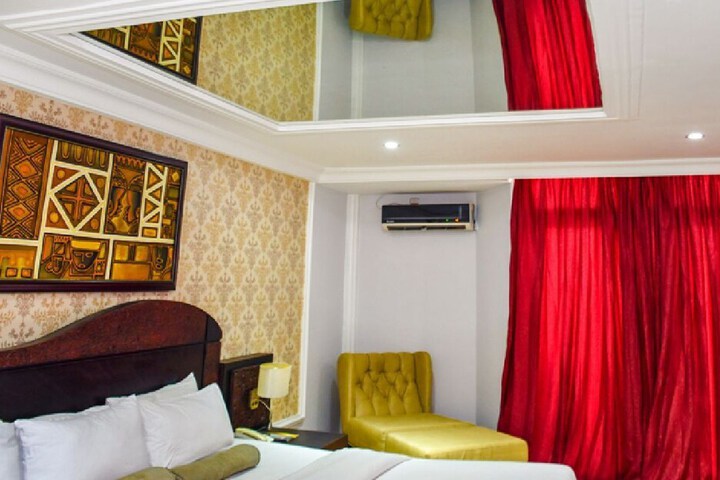 Room 5 of 27