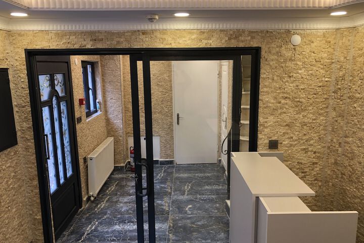 Entrance & Lobby