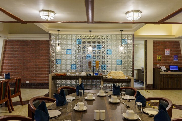 Dining 72 of 123