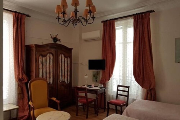 Room 10 of 41