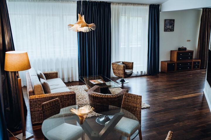 Room 40 of 176