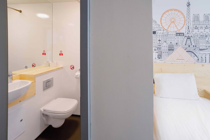 Room 40 of 51