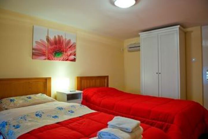 Room 165 of 322