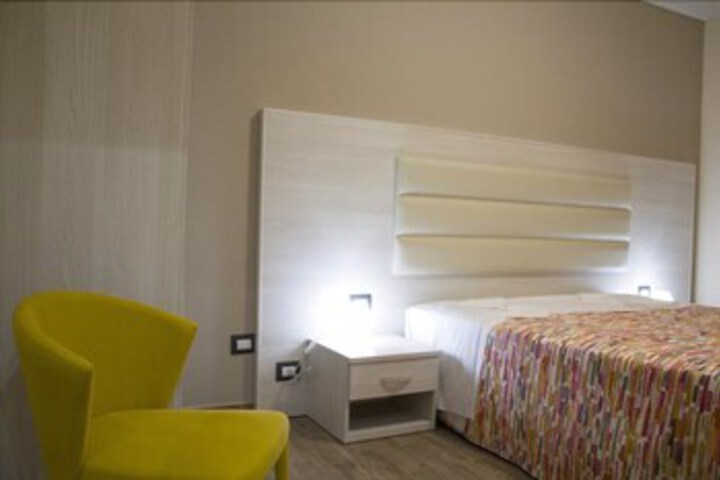 Room 34 of 43