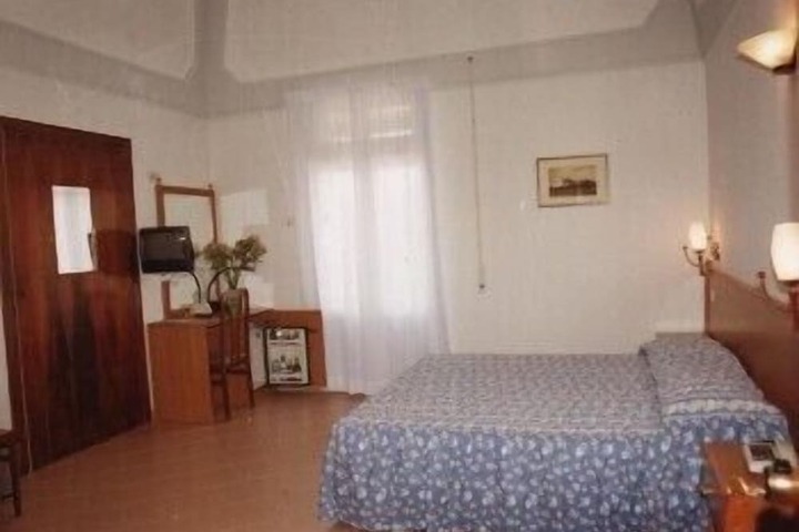 Room 10 of 57