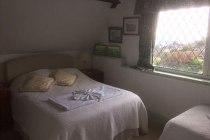 Room 7 of 8