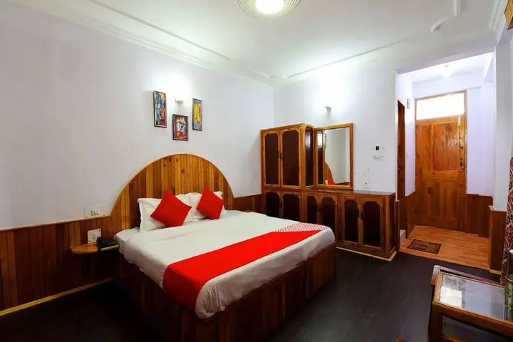 Room 4 of 11