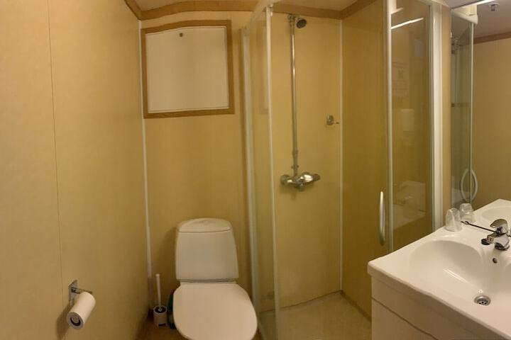 Room 8 of 25