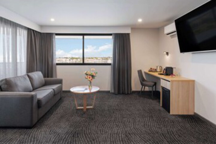 Room 25 of 201