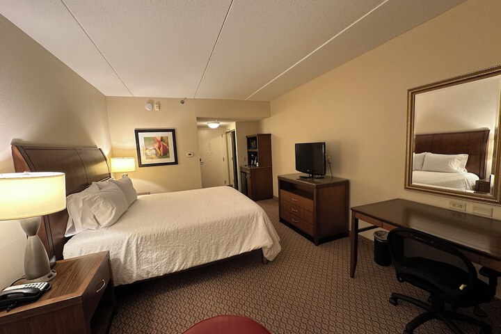 Room 8 of 28