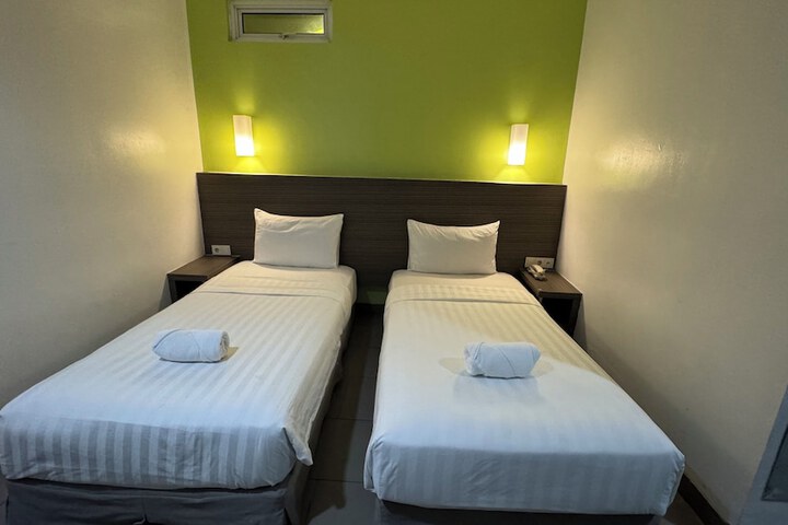 Room 21 of 49