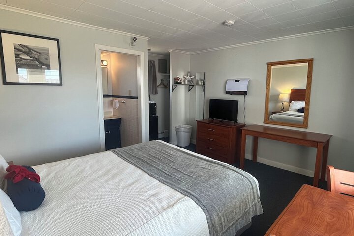Room 13 of 38