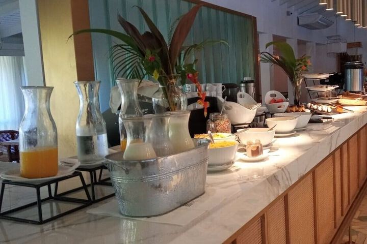Breakfast/Coffee Service 72 of 82