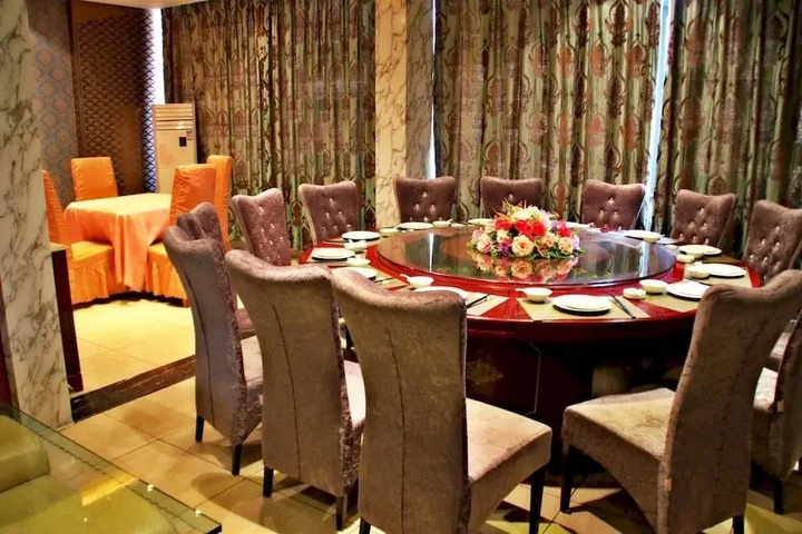 Dining 10 of 11